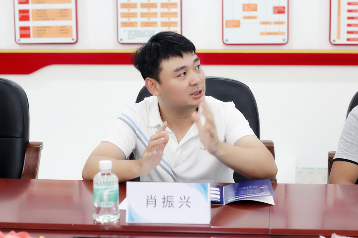 肖振兴坦言,面对广阔的市场需求,公司最初扩招了大量的心理咨询师,但