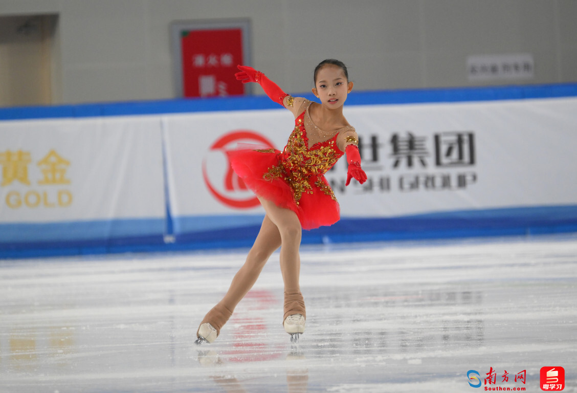 刘玉萱在团体女子单人滑自由滑比赛中（朱江伟/摄）