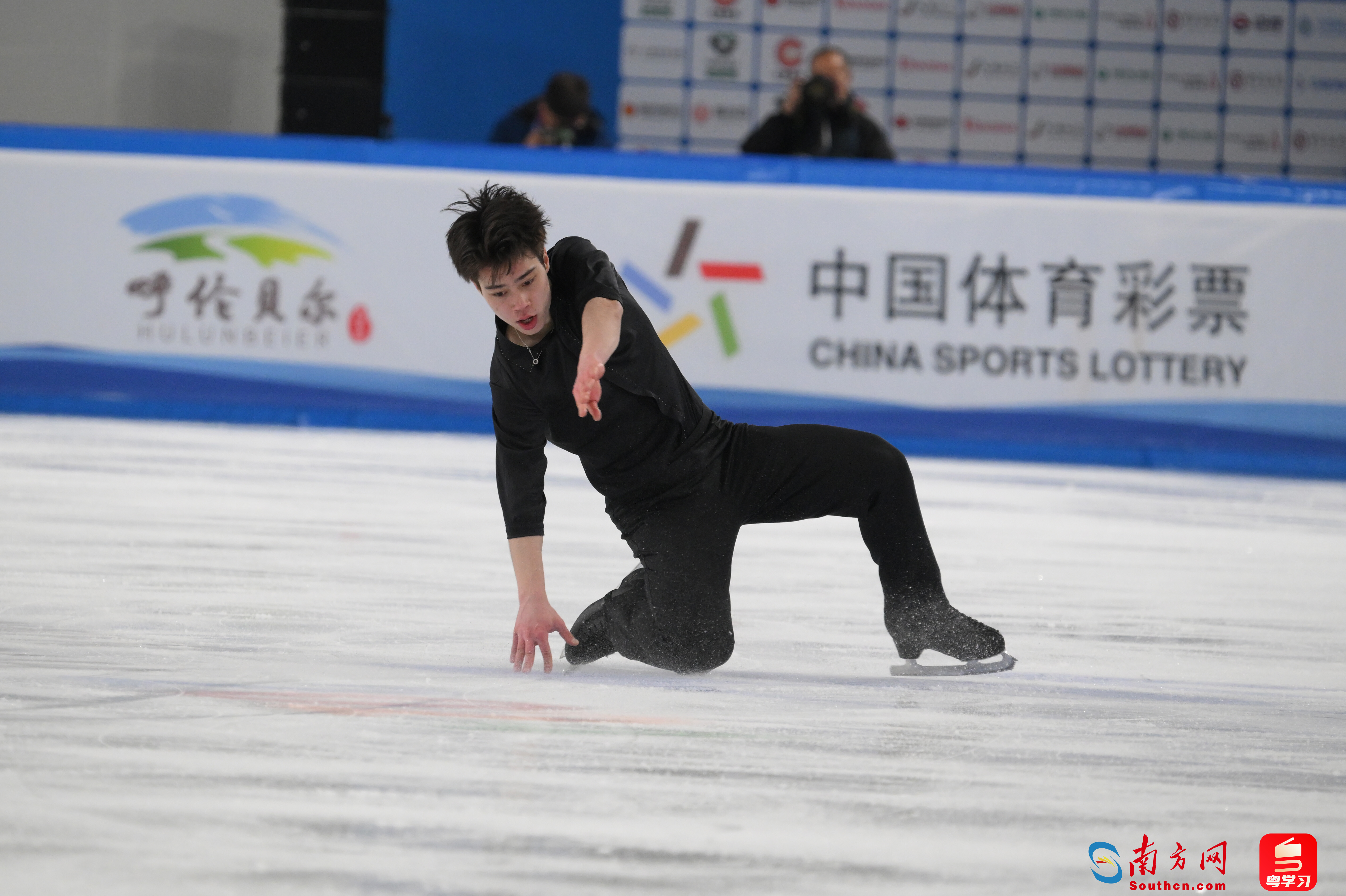 戴大卫在男子单人滑自由滑比赛中（朱江伟/摄）