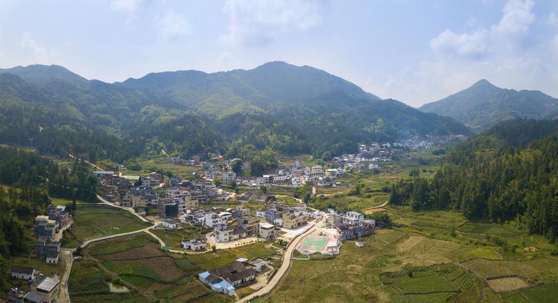 航拍龙川县义都镇桂林村(摄影:黄赞福)