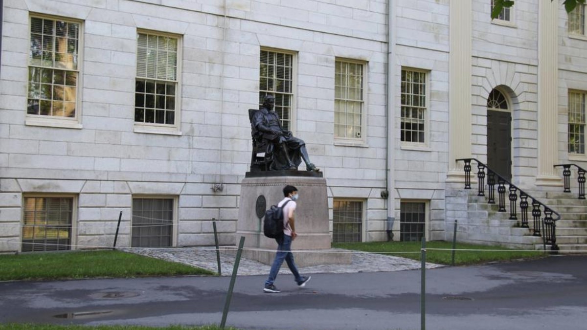 US moves to restrict intl student visas at Harvard University: media report