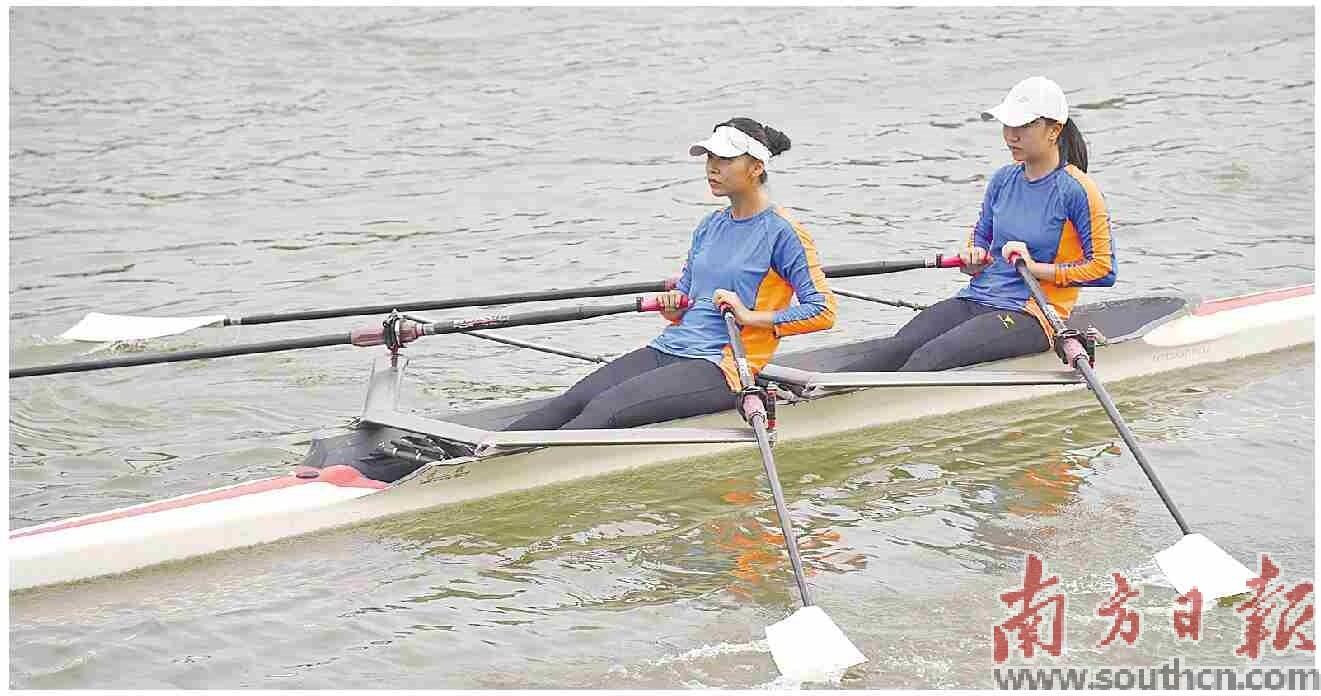 浈江河面上，韶关赛艇队员正在训练。南方日报记者 唐音 摄