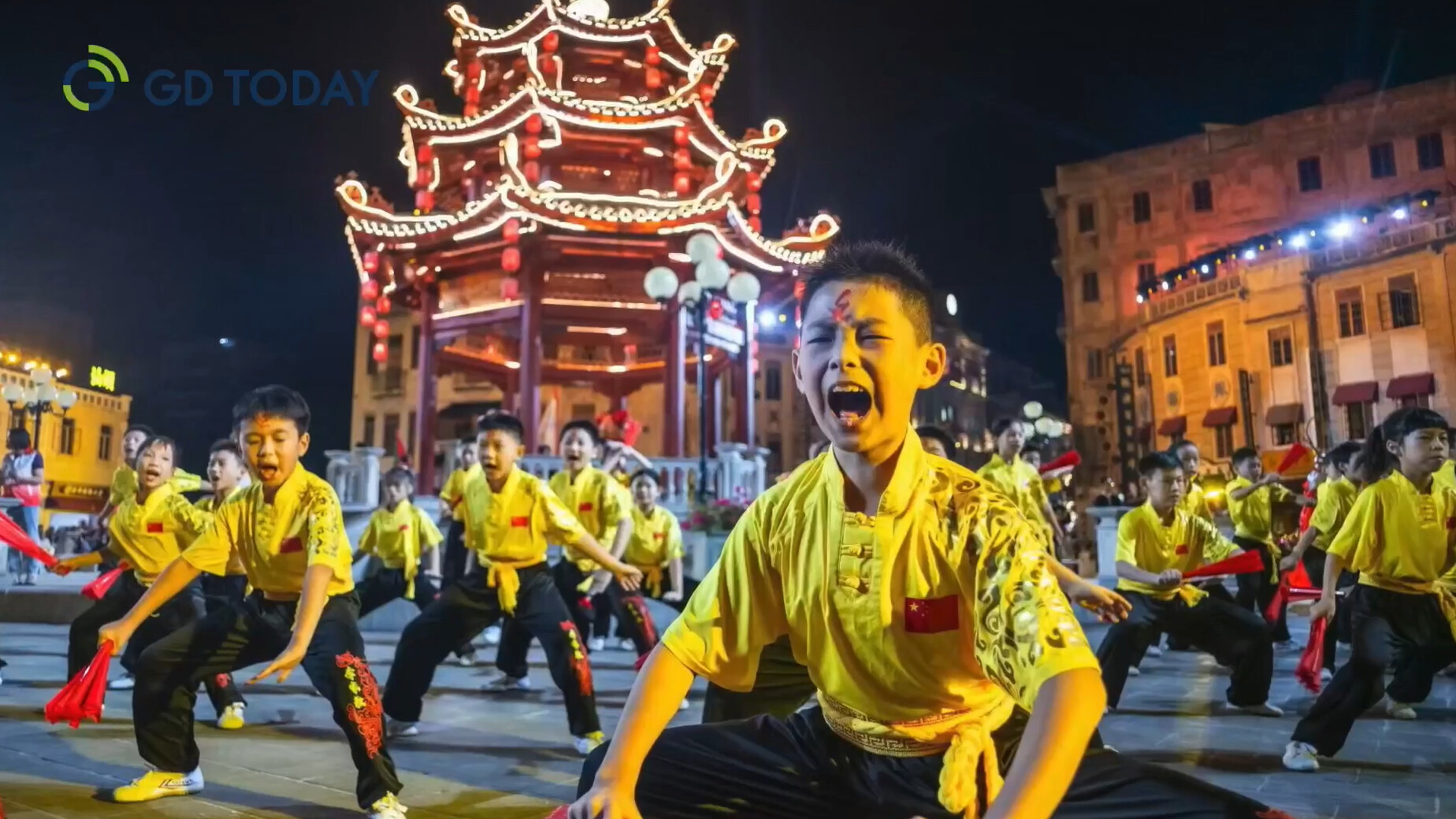 "My roots are right here." Chinese-American Pulitzer photojournalist returns to his hometown of Shantou