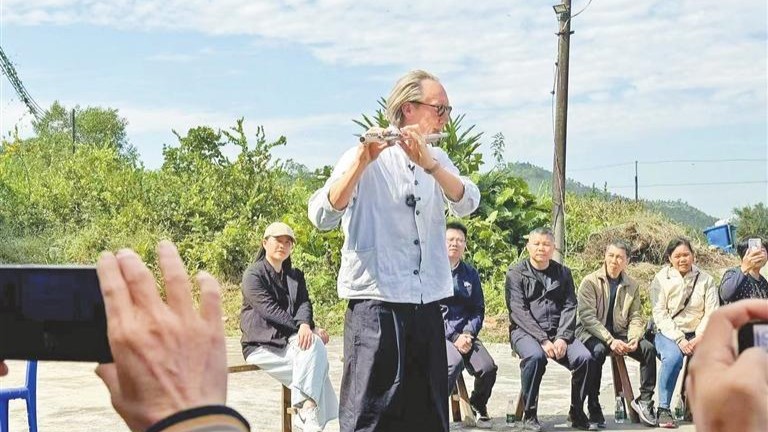 A melodic homecoming: New Zealand musician traces roots in Guangdong