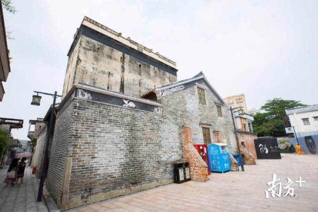 在此次城中村综合治理中，深圳很多区积极挖掘古村落的历史文化，留住城市发展的记忆。