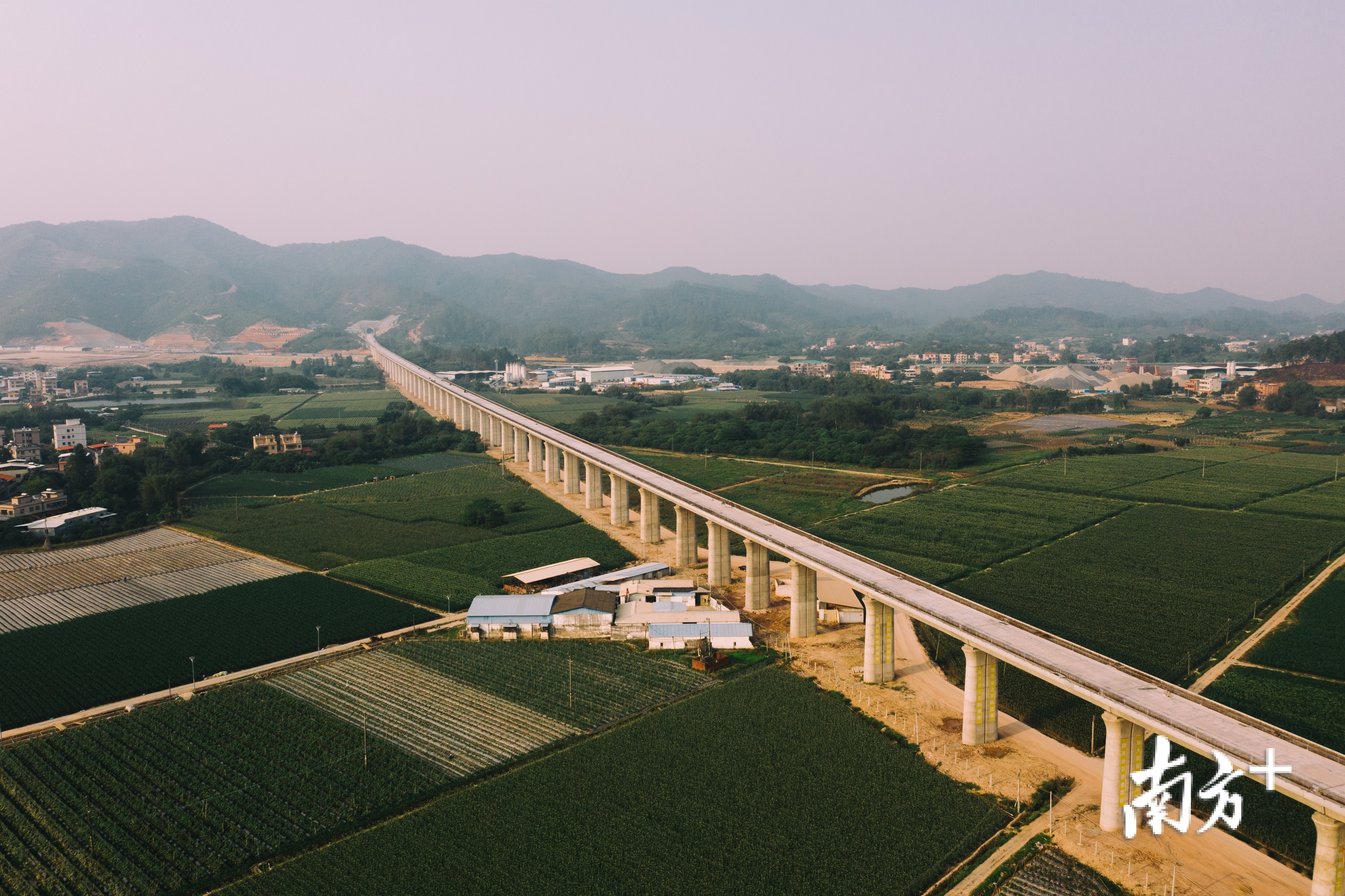 在建的赣深高铁计划2021年通车，届时从惠州到深圳及东莞只要半小时左右。南方日报记者 王昌辉 摄