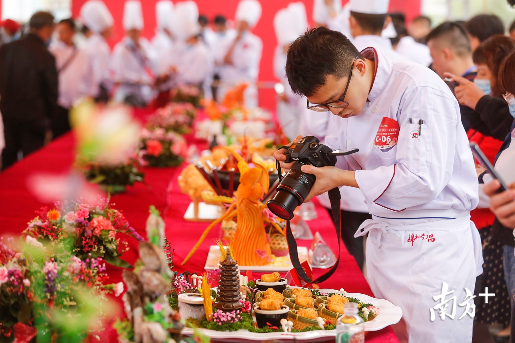 现场展示潮汕菜烹饪技艺，2022从都国际美食文化节开幕