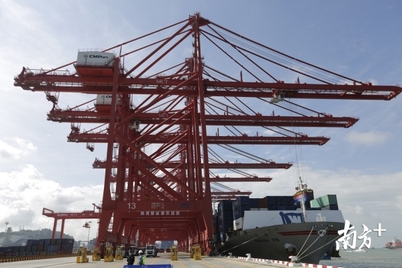 全国首个传统改造5G智慧港在深圳发布，打造“智慧港口的中国方案”