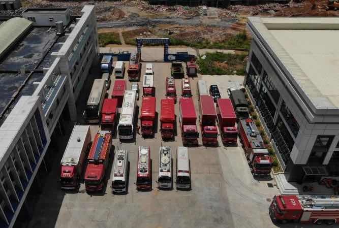1万余件装备抵达韶关市西联消防救援特勤站集结。