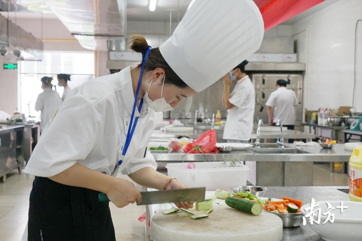 中国厨师登上了全球“最佳厨师”榜_央广网
