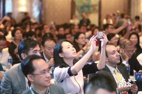 2019深圳医院大会现场。南方日报记者 朱洪波 摄