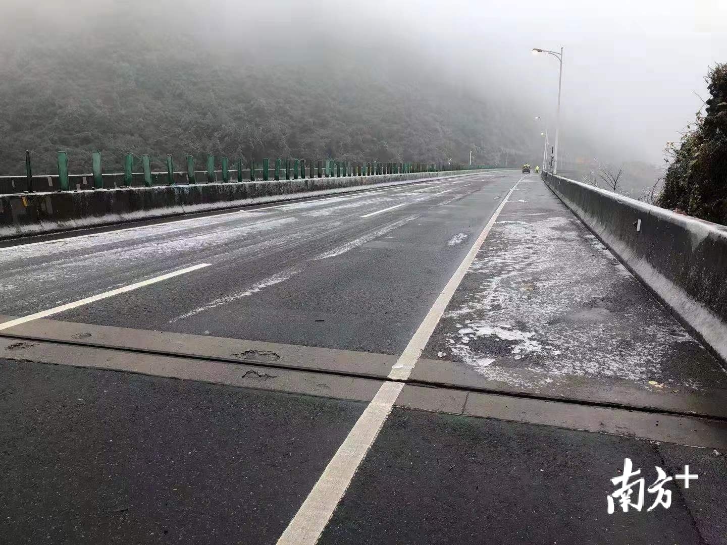 宁夏高速公路全力迎战今冬第一场降雪-宁夏新闻网