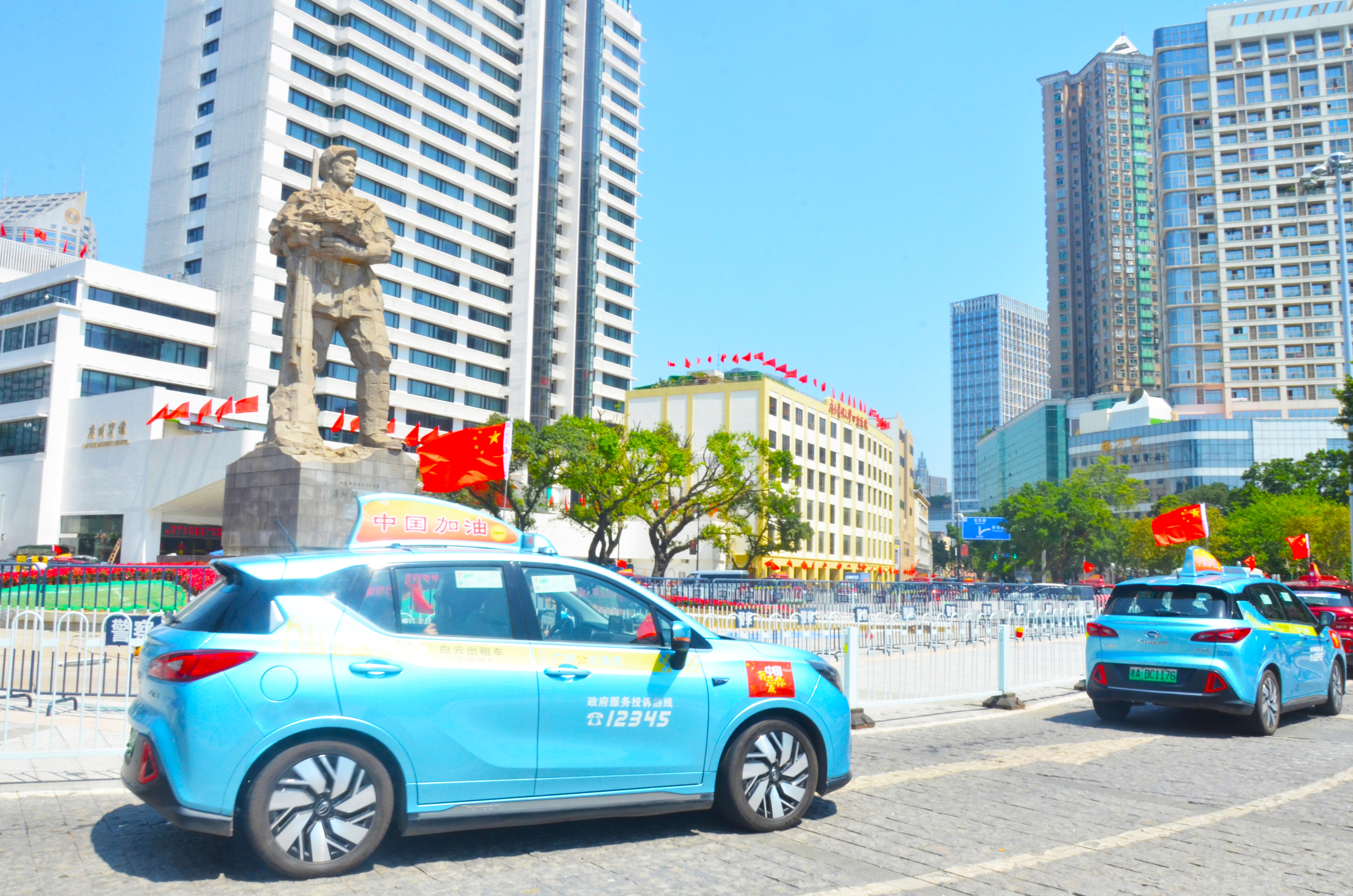 广州市要求出租车企业对所有在岗驾驶员开展“一对一”提醒谈话、逐一签订“不拒载、不议价”文明服务承诺书。