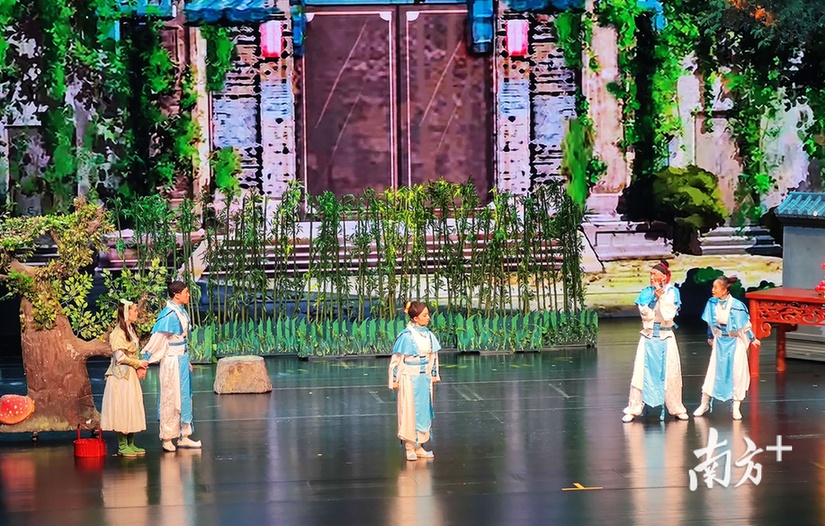 儿童音乐剧《少年袁崇焕》》在东莞玉兰大剧院首次登台亮相