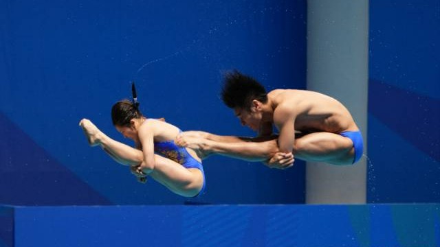 两小时连夺两金！广东健儿王伟莹大运会混双3米板折桂