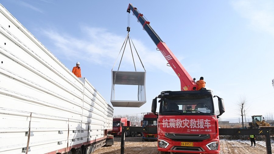 Movable plank houses orderly built in quake-hit Jishishan, Gansu