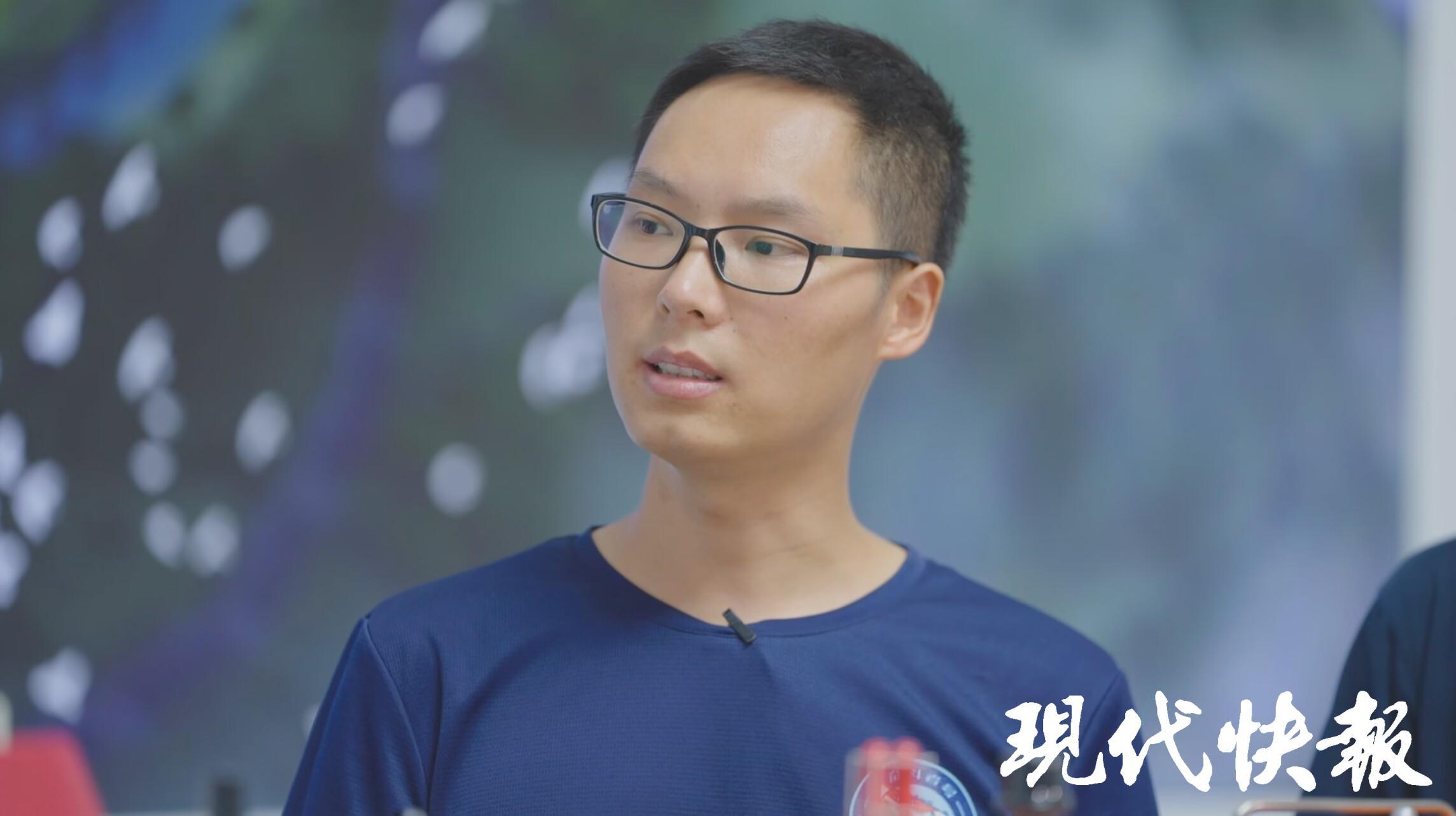 “奋斗者”号主驾驶张伟