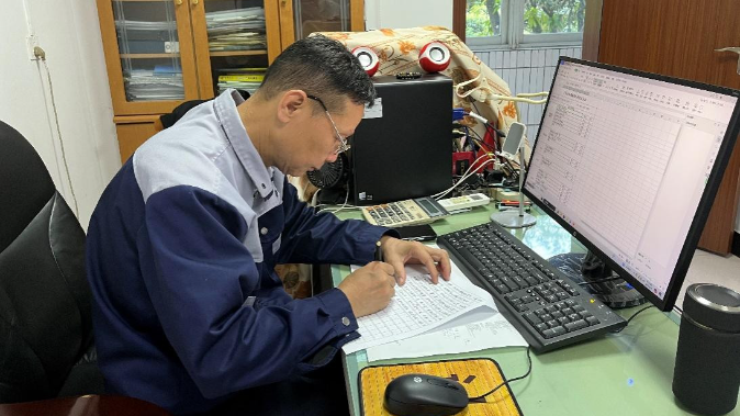 不一样的城管故事 | 张建忠：坚守33年，做“垃圾堆”上的“巡逻兵”
