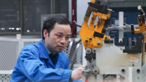 新时代新征程新伟业·习近平总书记关切事丨汗水的分量 新时代新征程新伟业·习近平总书记关切事丨汗水的分量