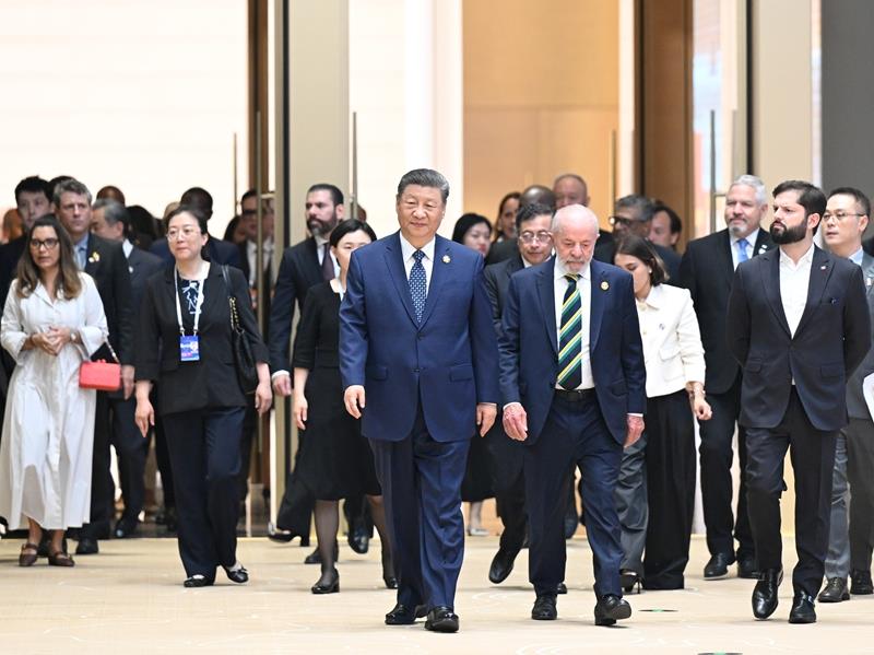 △2025年5月13日，习近平主席在北京国家会议中心出席中国－拉美和加勒比国家共同体论坛第四届部长级会议开幕式并发表主旨讲话。这是习主席同与会嘉宾出席开幕式。