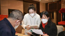 广东省政协委员今日报到 现场带着这些“金点子” 广东省政协委员今日报到 现场带着这些“金点子”