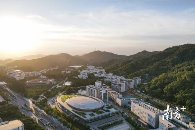 汕头大学校园。 南方+记者 许舒智 通讯员 文国辉 &nbsp;摄