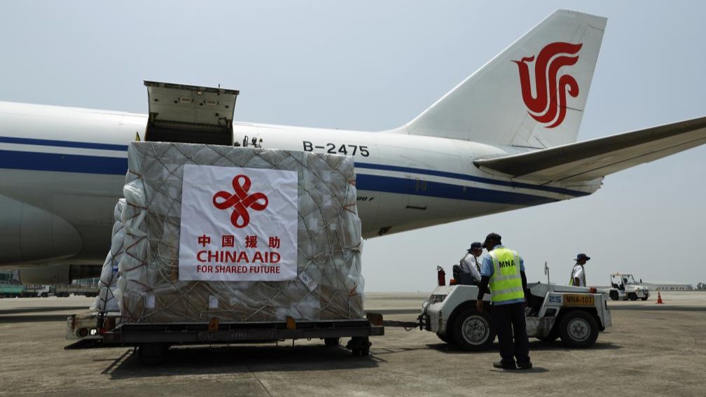 Arrivée au Myanmar du premier lot de matériel d'aide aux sinistrés envoyé par le gouvernement chinois