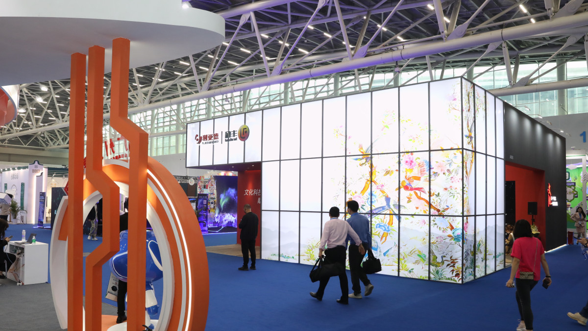 First batch of imported exhibits for Canton Fair arrives in Guangdong