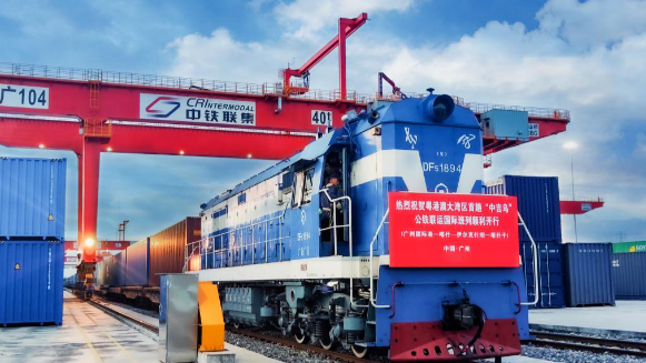 上半年国家铁路发送货物19.8亿吨，同比增长3.0%