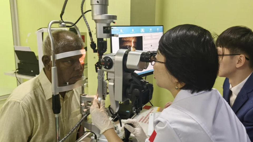 ChatZOC large model of ophthalmology serves patients in Maldives