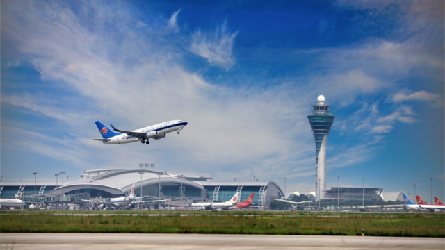 Major airport in Guangzhou sees record passenger throughput