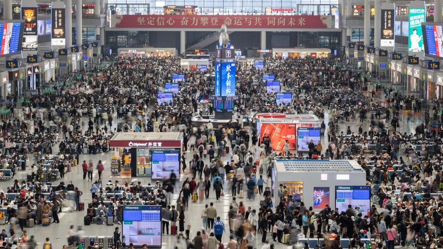 China's railway passenger trips hit new high in first nine months