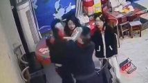 江西一公职人员让邻桌女子陪酒遭拒打人?官方回应:情况属实 江西一公职人员让邻桌女子陪酒遭拒打人?官方回应:情况属实