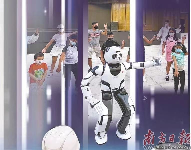  熊猫机器人“优悠”在迪拜世博会中国馆与全球游客互动。 受访者供图