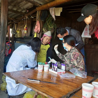 云南山区家族11人为何先后瘫痪？广东专家解开谜团