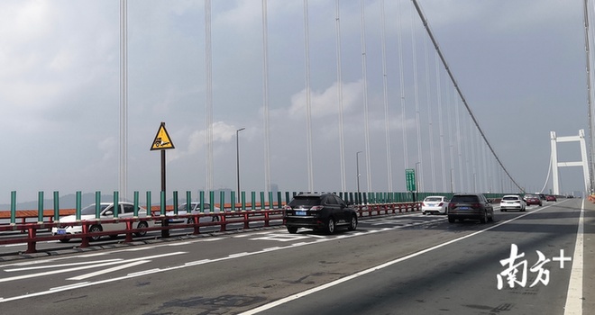 16日，虎门大桥车流量有所上升，桥面交通顺畅。