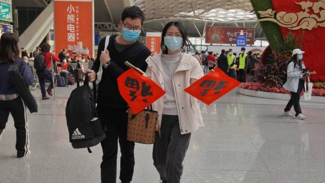 回家过年！直击2023年广州南站春运首日