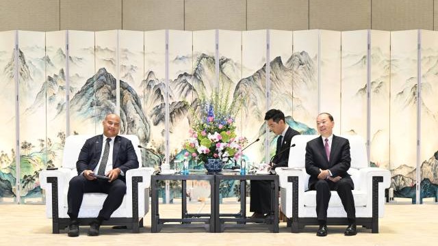黃坤明會(huì)見(jiàn)瑙魯總統(tǒng)戴維·阿迪昂