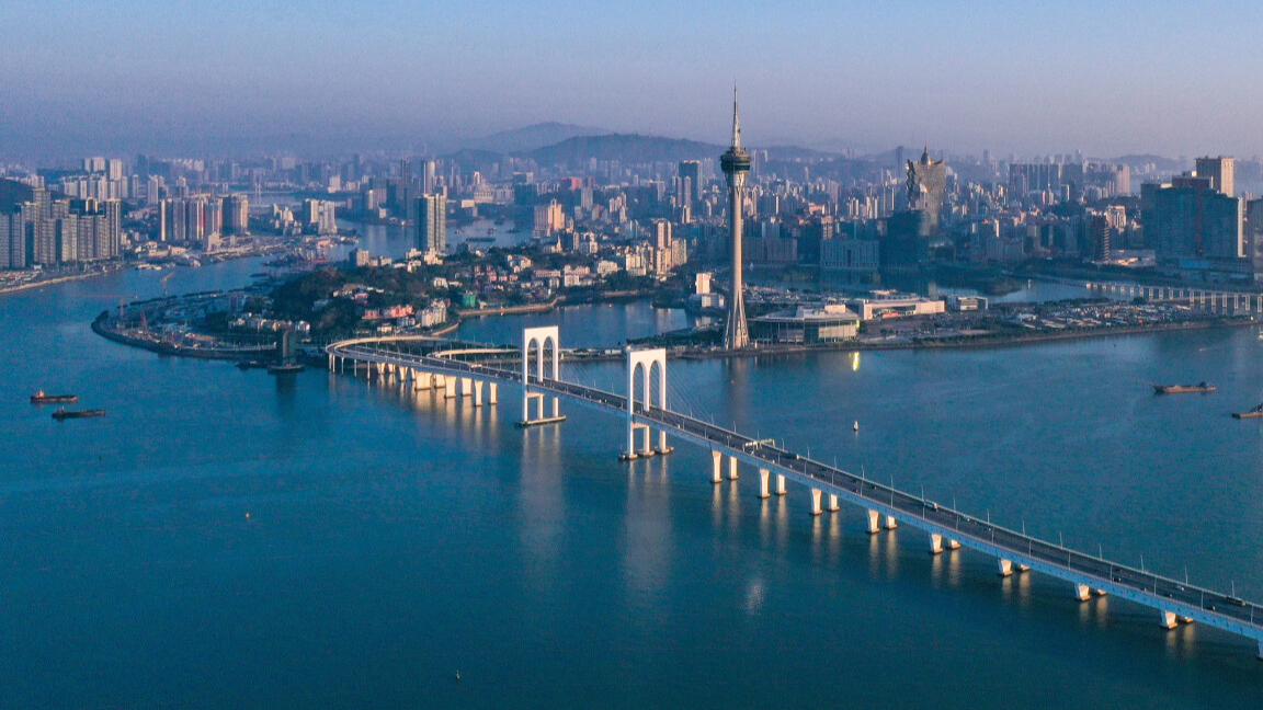 Portos fronteiriços de Zhuhai que levam a Macau e Hong Kong relatam fluxos recordes de passageiros em 2024