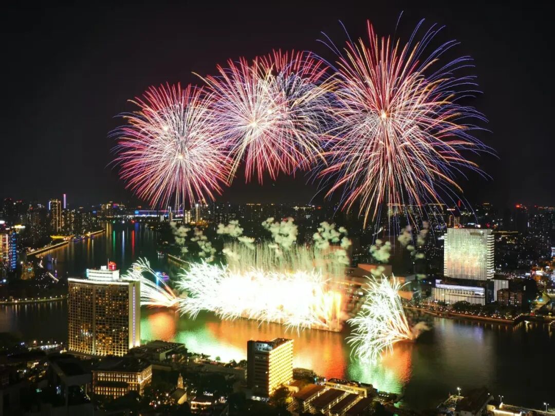 春节烟花汇演资料图