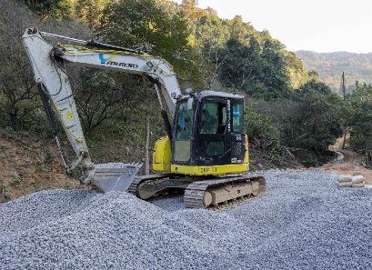 珠海帮扶阳江春湾：修好山路运春砂仁