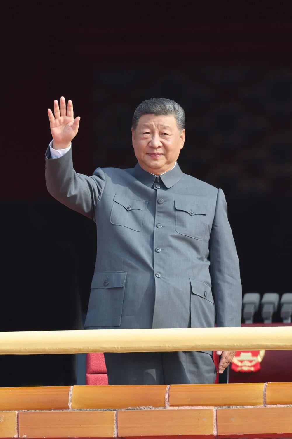 △2025年9月3日，纪念中国人民抗日战争暨世界反法西斯战争胜利80周年大会在北京天安门广场隆重举行。习近平总书记发表重要讲话并检阅受阅部队。