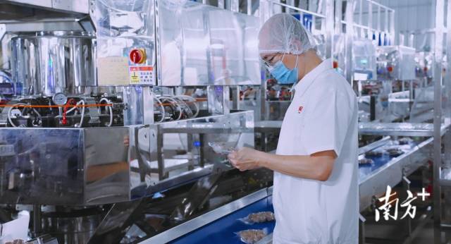潮庭食品通过标准化生产提升品质稳定性。  受访者供图