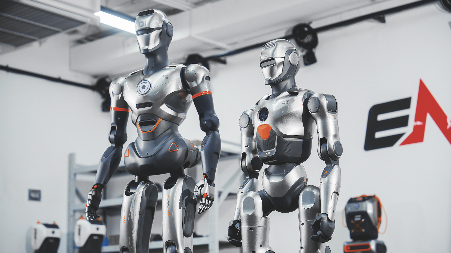 Humanoid robots from EngineAI