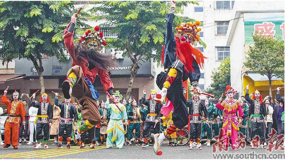 记录一代代人的传承 潮汕英歌舞跳出传统文化魅力