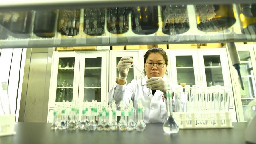 Chinese-made innovative drugs hit 100-bln-yuan market scale: report