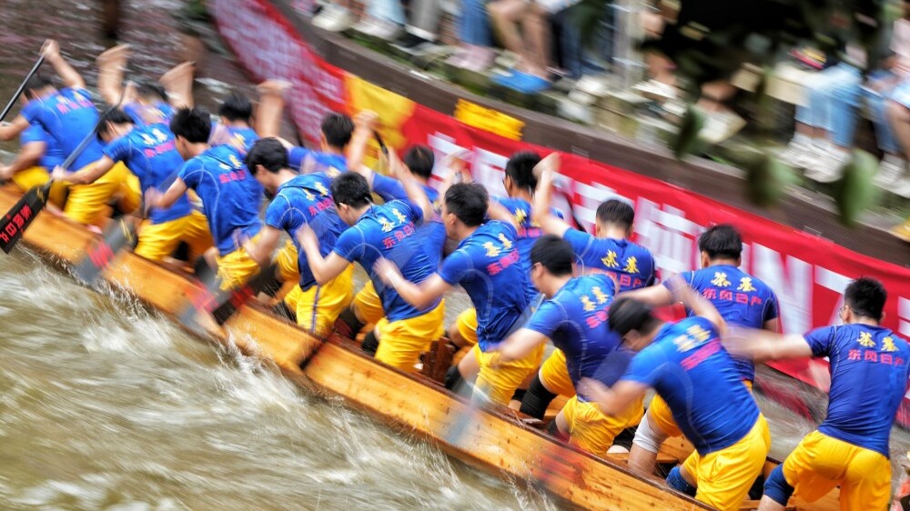 Foshan Diejiao Dragon Boat Drifting Race thrills with S, L, and C-curve challenges