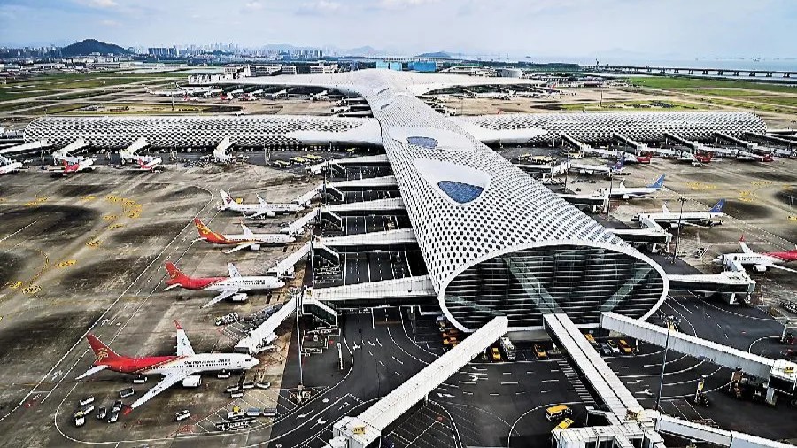 Cross-border travel flourishes at Shenzhen airport