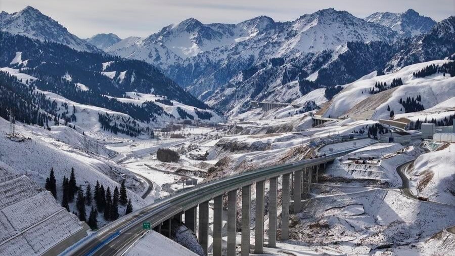 World's longest expressway tunnel opens to traffic, crossing Tianshan Mountains