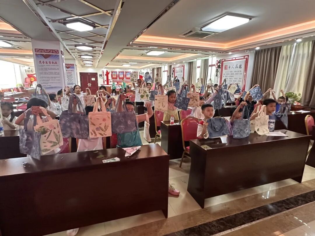 广州城市理工学院联合三华村党委开展非遗小课堂系列活动（来源：花都区国家档案馆）